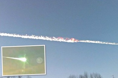 Special message: Ufo makes russian meteorite explode!