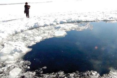 meteorite rusia ufo lake